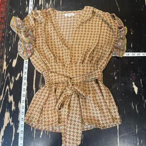 2010s Boho Max Studio Top Flowy Art Teacher Flattering Open Back or V-Neck S